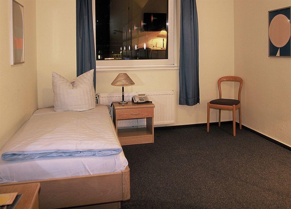 Hotel Am Schwedenkai キール エクステリア 写真
